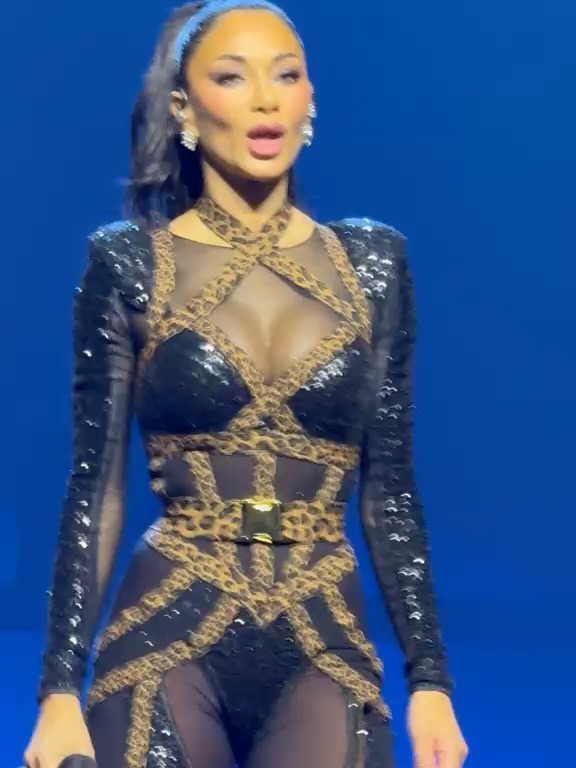 Michael Costello fashion story, photo 3